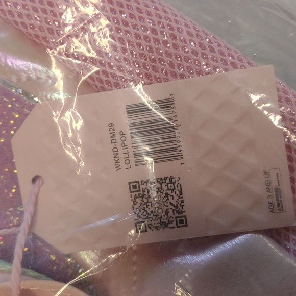 MISS GWEN's OMG! Accessories Weekend Quilted Medium Duffle Bag in Multi-pastels - Picture 4 of 7